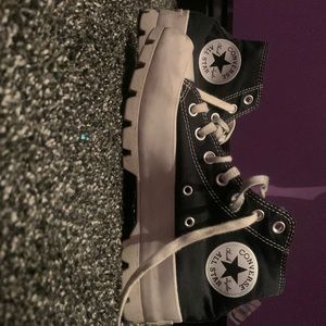 Women sizes 7 black platform converse